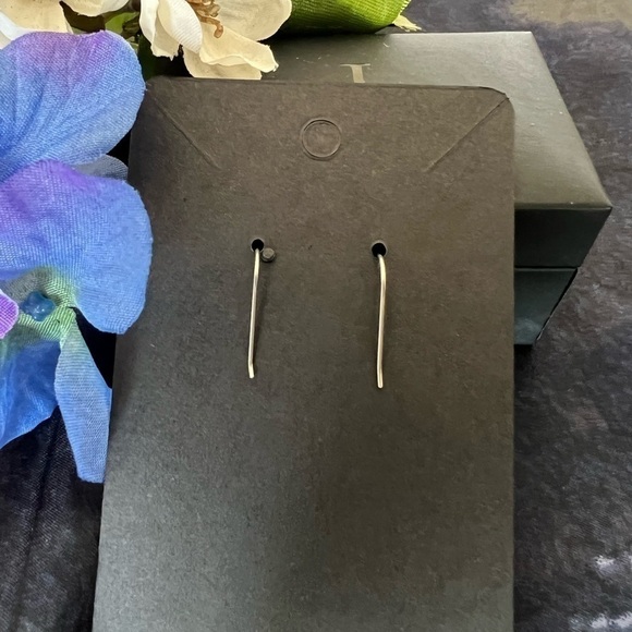 Silvertone blue Sky Crystal Rhinestones dangle teardrop earrings - Picture 3 of 3